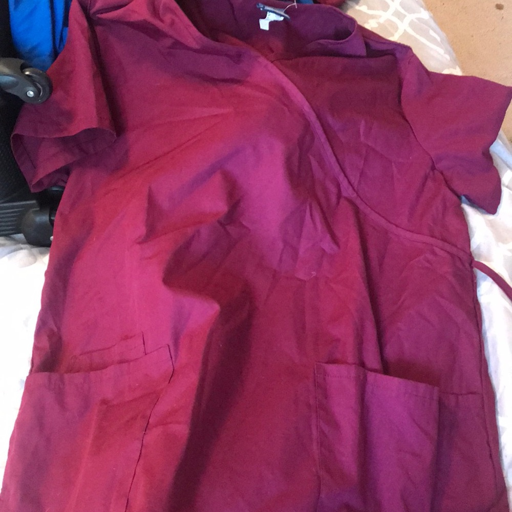 Scrub top